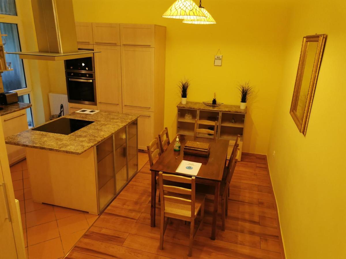 Ferienwohnung Corvin City Center Kisfaludy Apartman Budapest Exterior foto