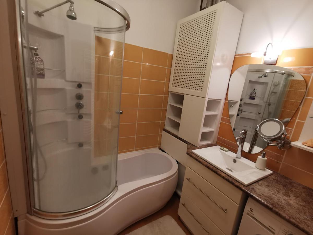 Ferienwohnung Corvin City Center Kisfaludy Apartman Budapest Exterior foto